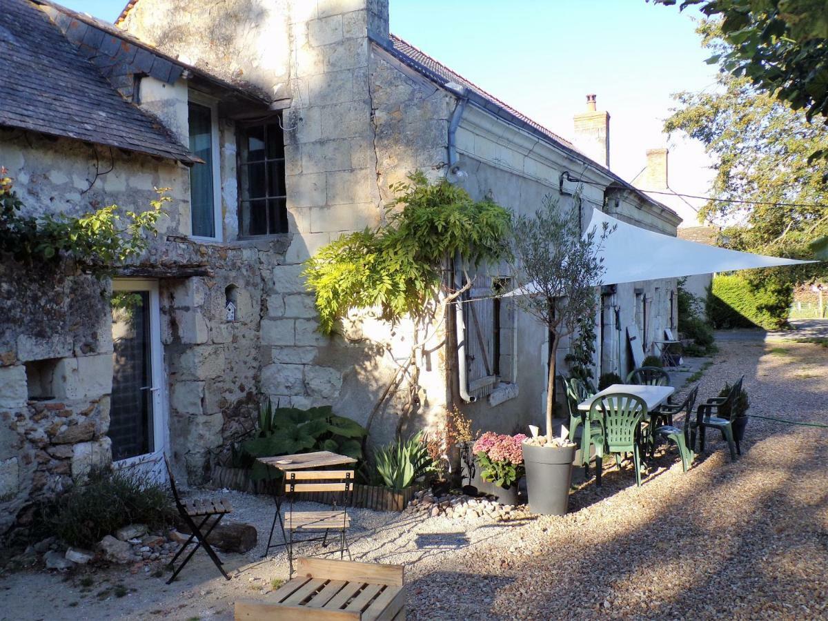 Les chambres du Vau Profond Vernoil Extérieur photo